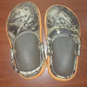 Toddler camo Crocs size 8/9